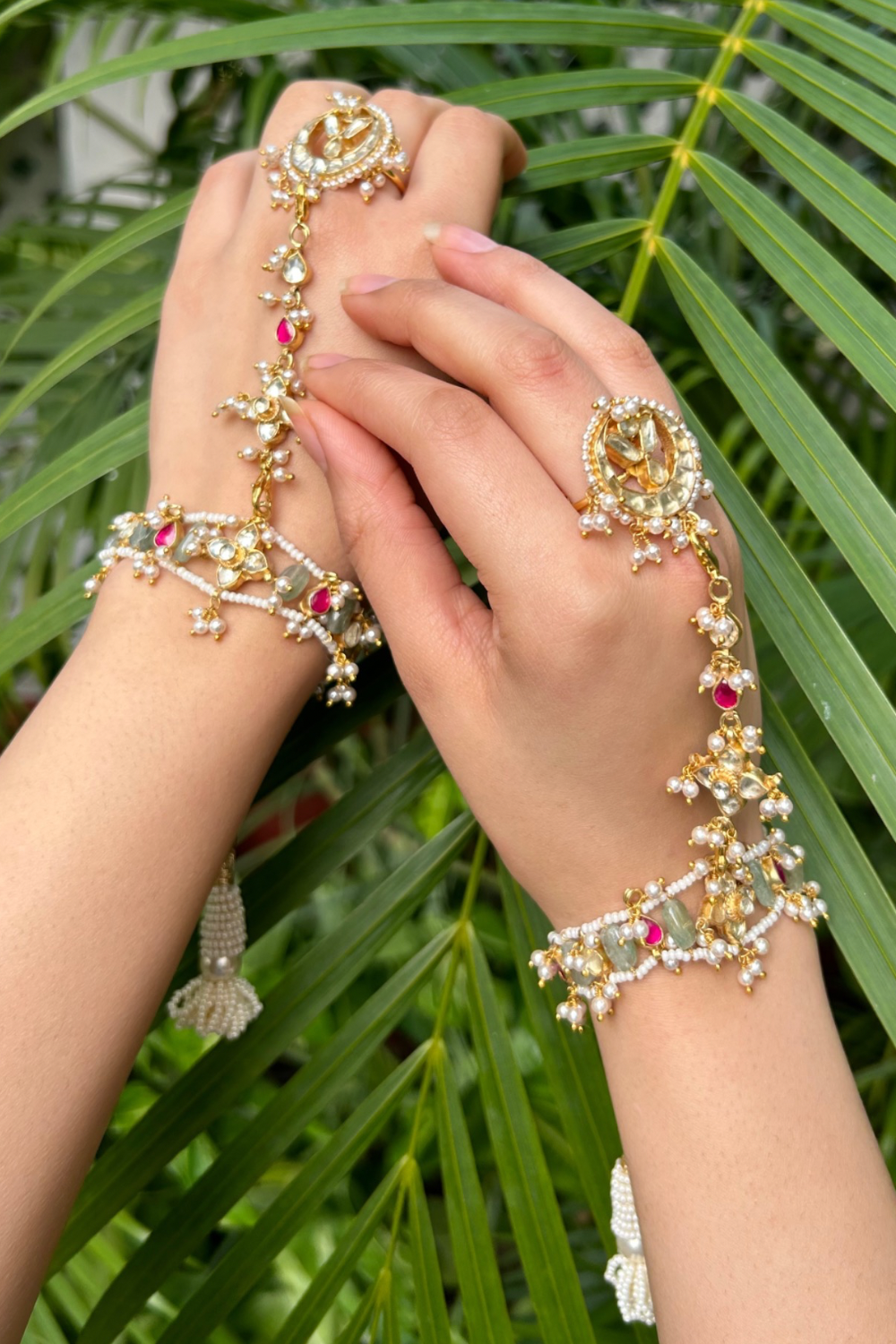BRIDAL SINGLE HATHPHOOL WITH DETACHABLE RING AND BRACELET