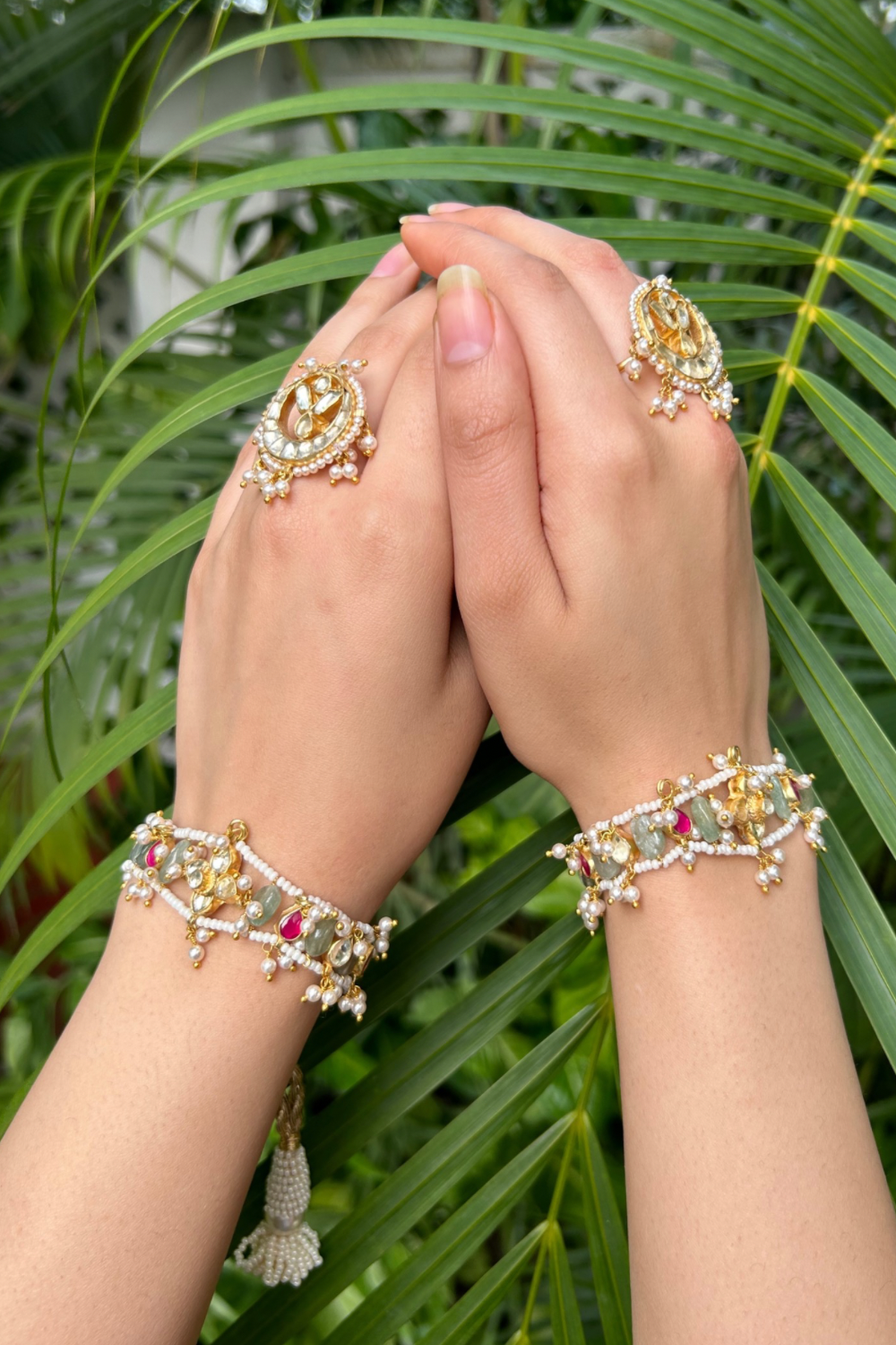 BRIDAL SINGLE HATHPHOOL WITH DETACHABLE RING AND BRACELET