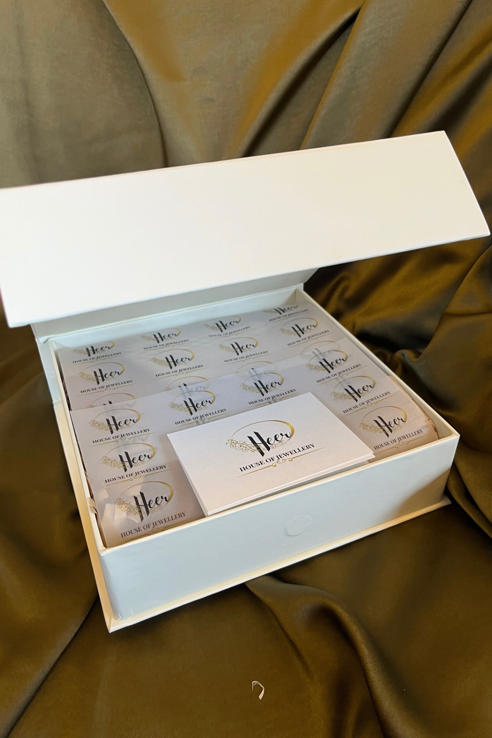 GIFT BOX- BIG