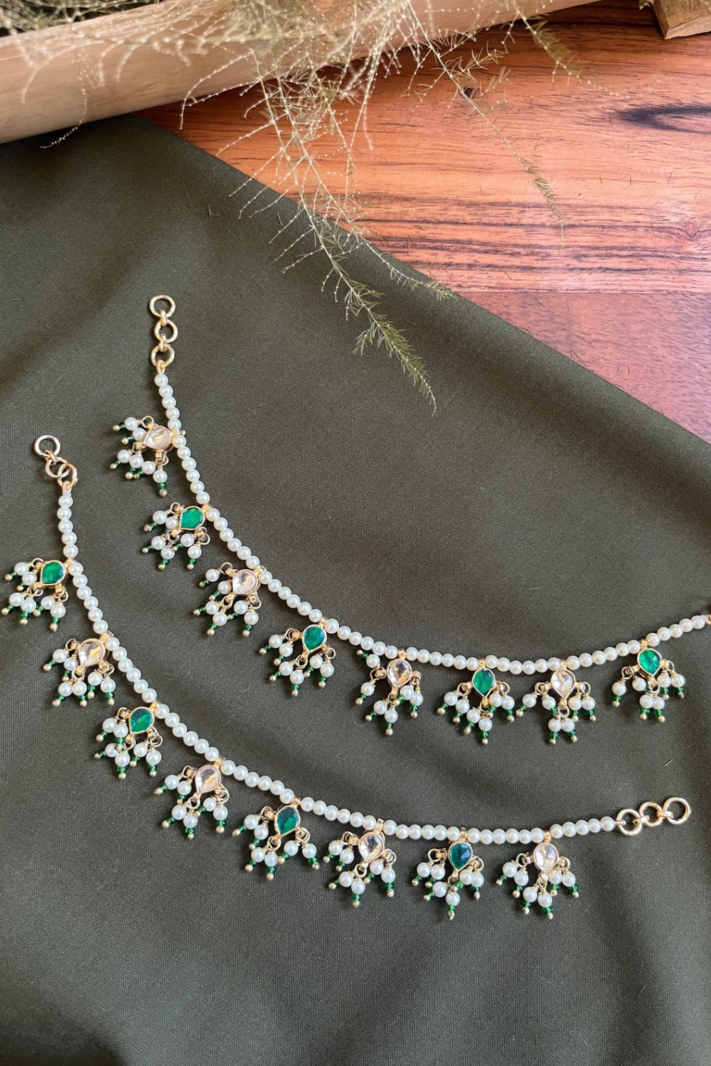 GREEN & WHITE JHALLAR KAANCHAIN PAIR