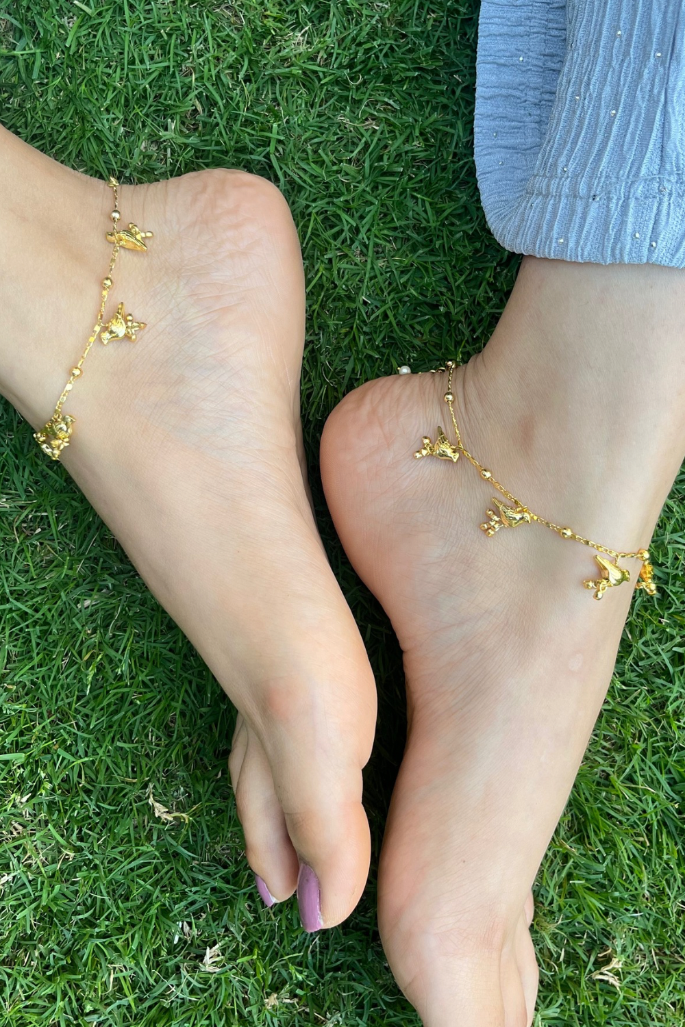 GOLD COLOR BEADS HUMMINGBIRD ANKLETS (PAIR)