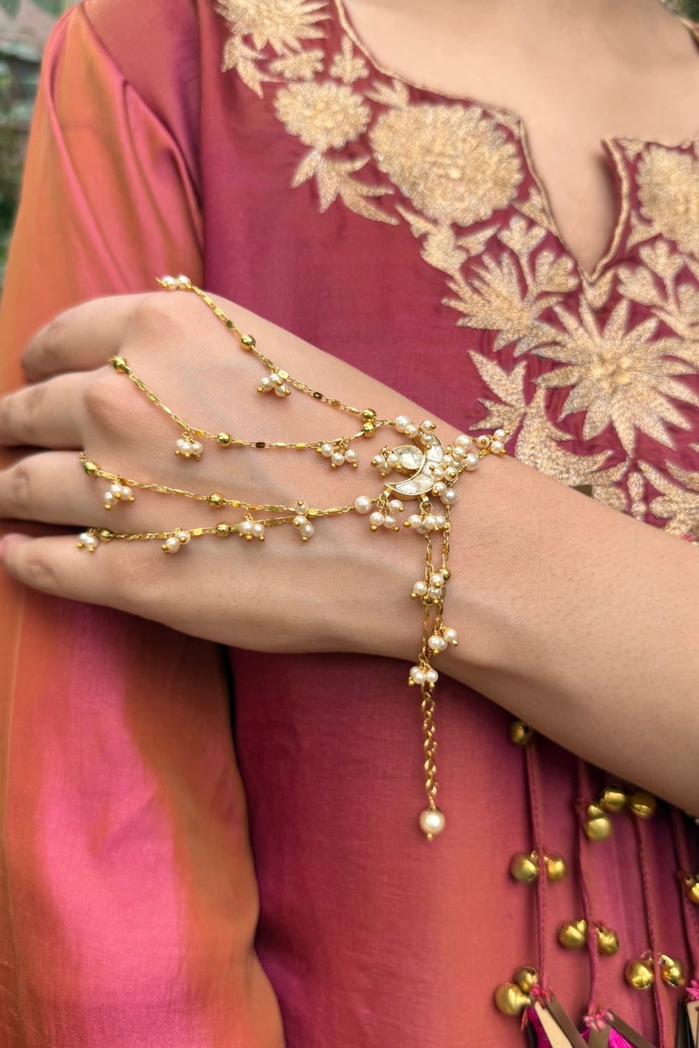 CHANDANI HATHPHOOL (PAIR)
