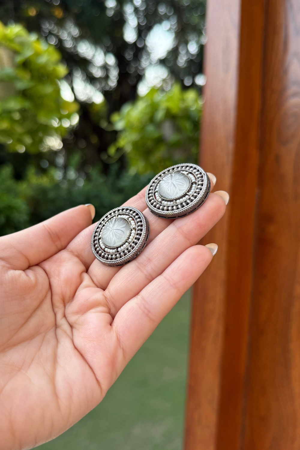 GREY OXIDISED STUDS
