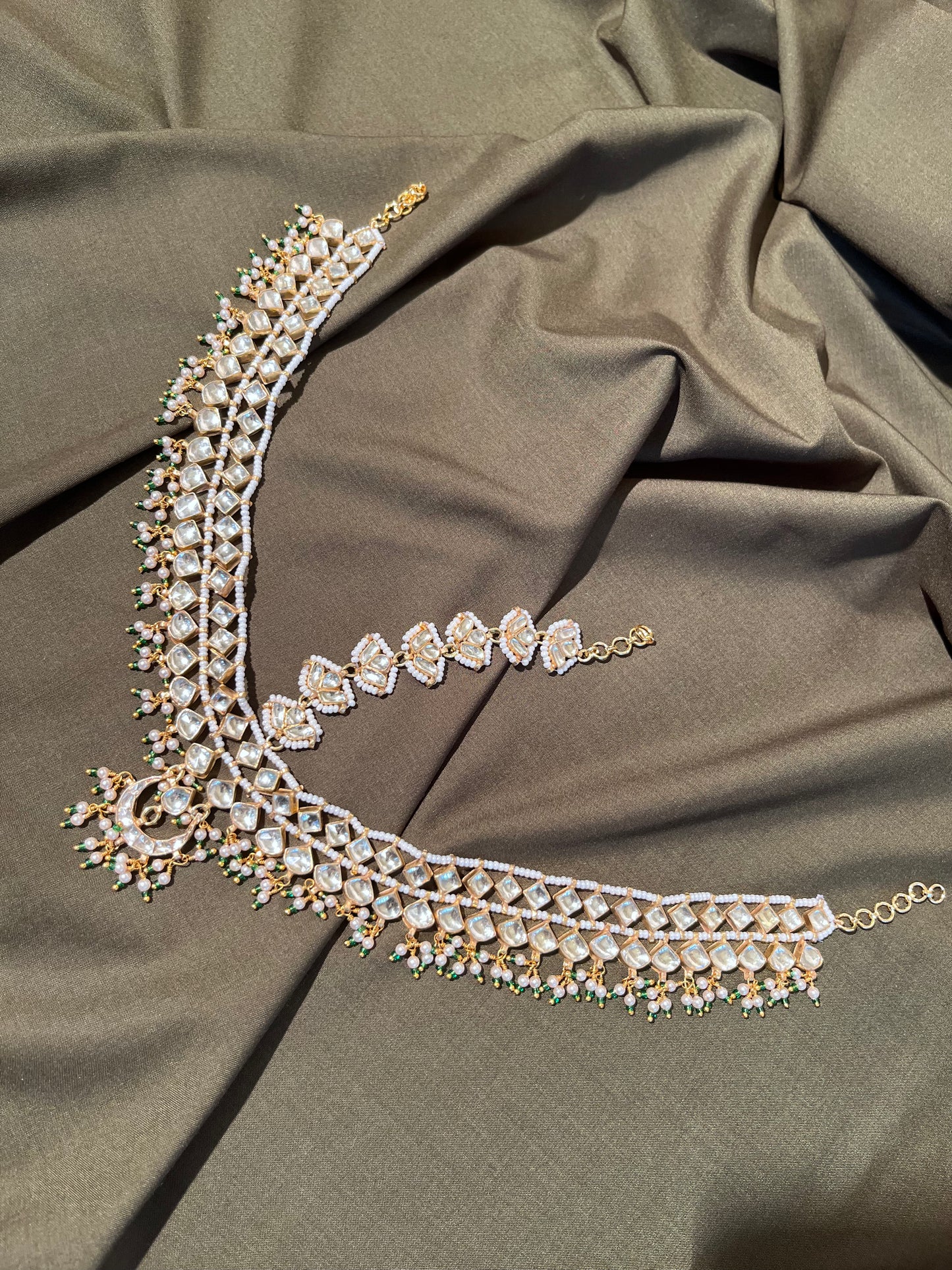 BRIDAL PEARL AHMEDABADI POLKI MATHAPATTI-CUM-NECKLACE - GREEN