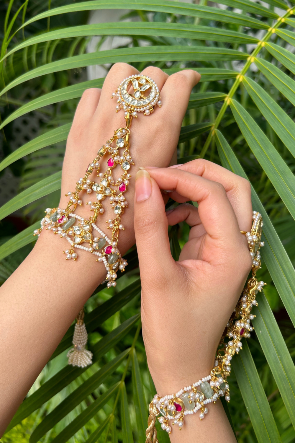 BRIDAL SINGLE HATHPHOOL WITH DETACHABLE RING AND BRACELET