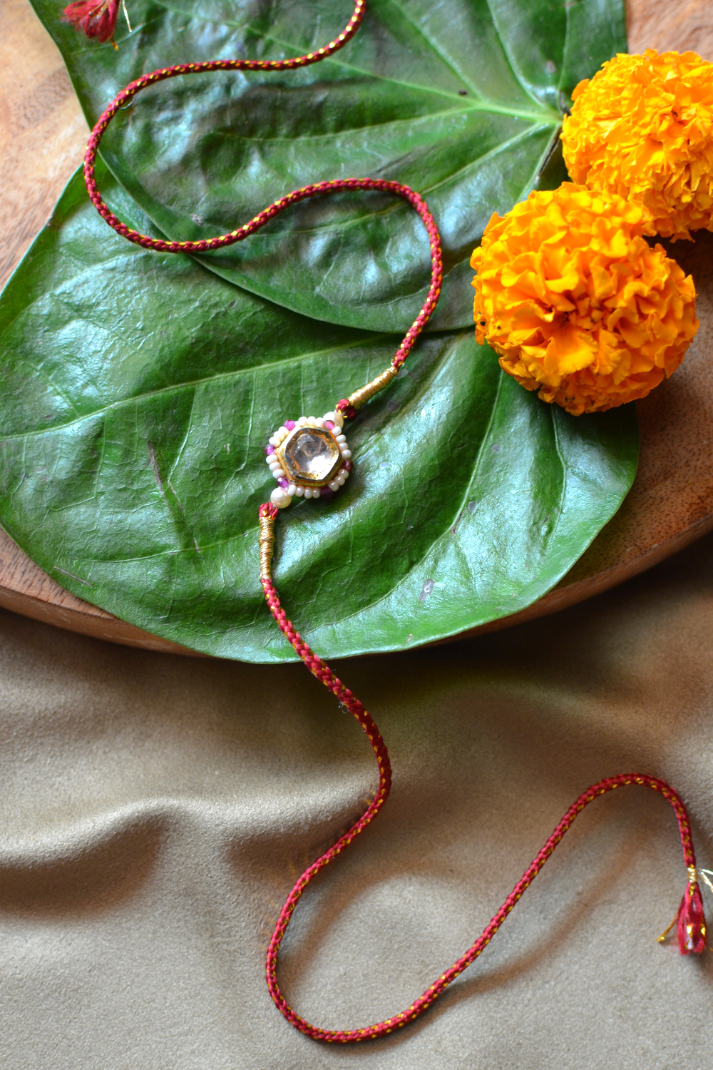PETAL POLKI HATHPHOOL BHABHI LUMBA & BHAIYA RAKHI SET