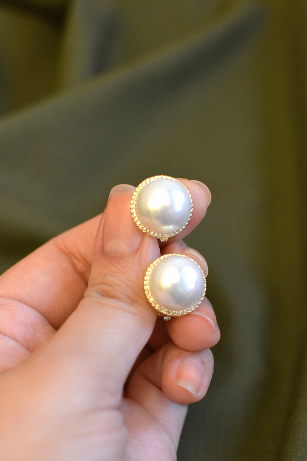 ROSE GOLD PEARL CLIP ON STUDS