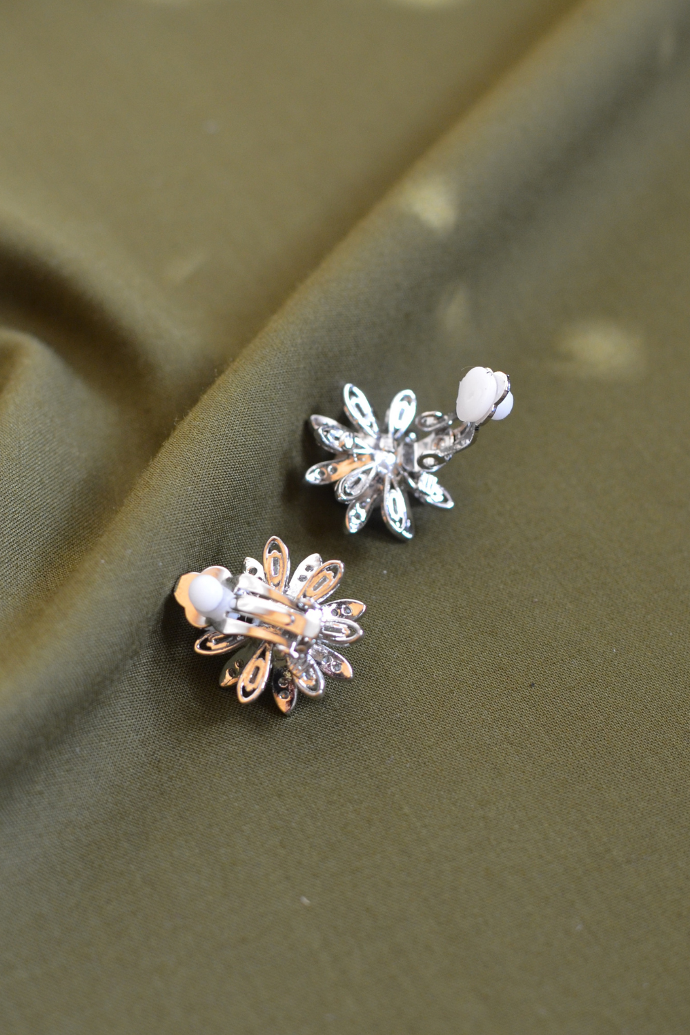 SILVER CLIP-ON PEARL STUDS