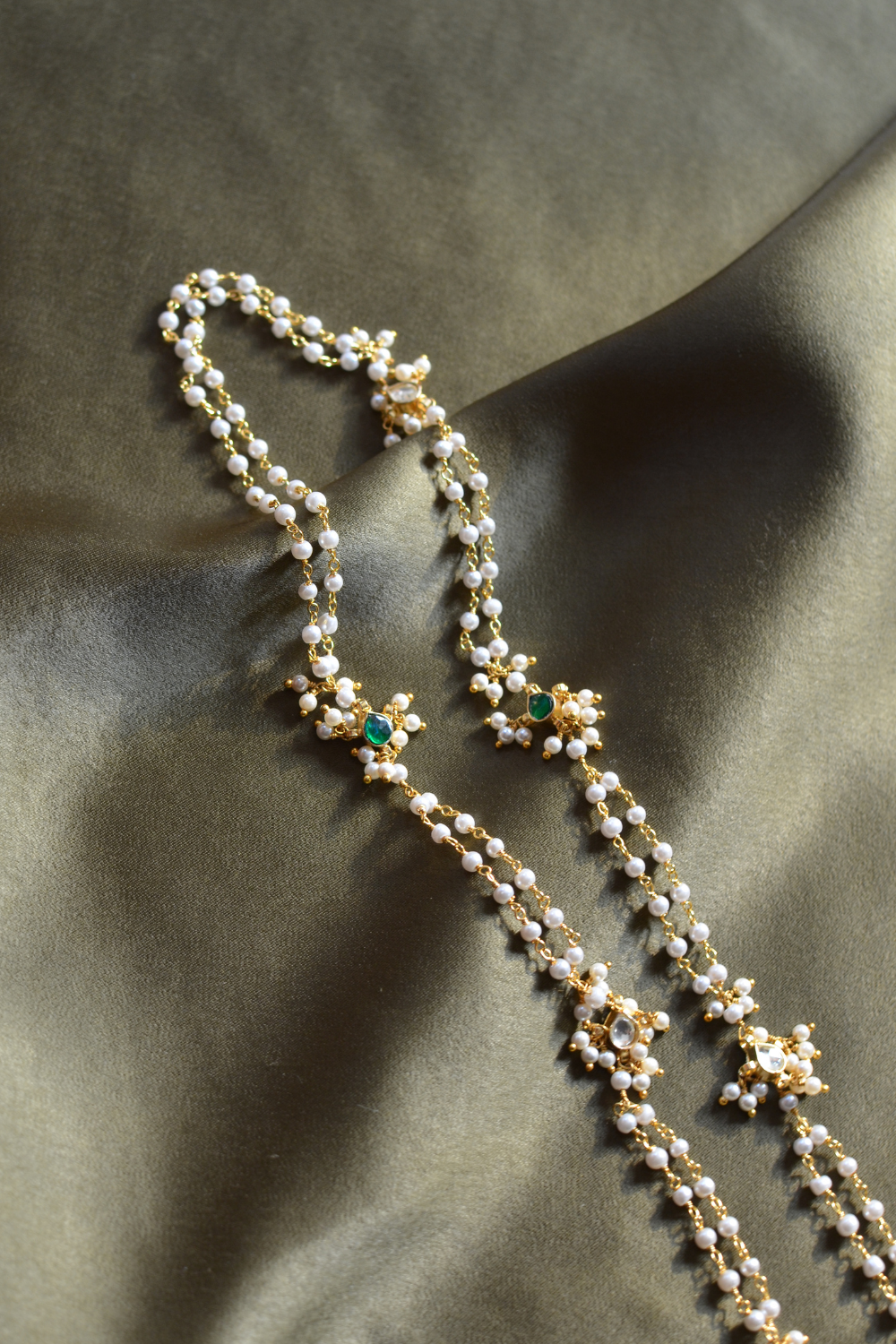 POLKI MOTI HAIR CHAIN- GREEN & WHITE