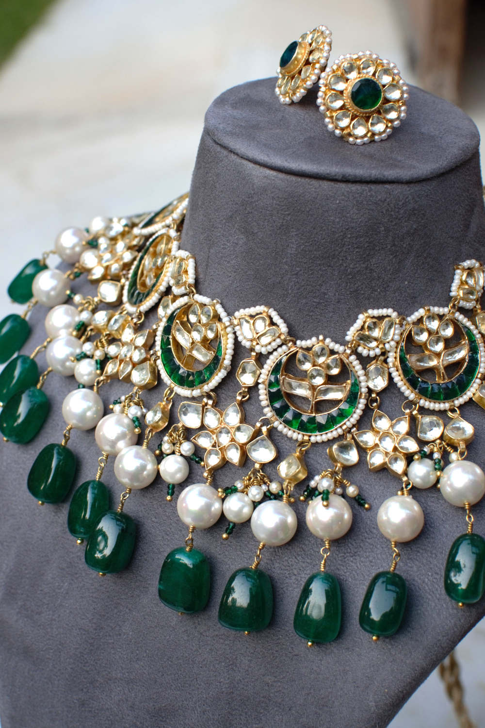 STATEMENT EMERALD BRIDAL CHOKER SET WITH JHUMKIS & MANGTIKA