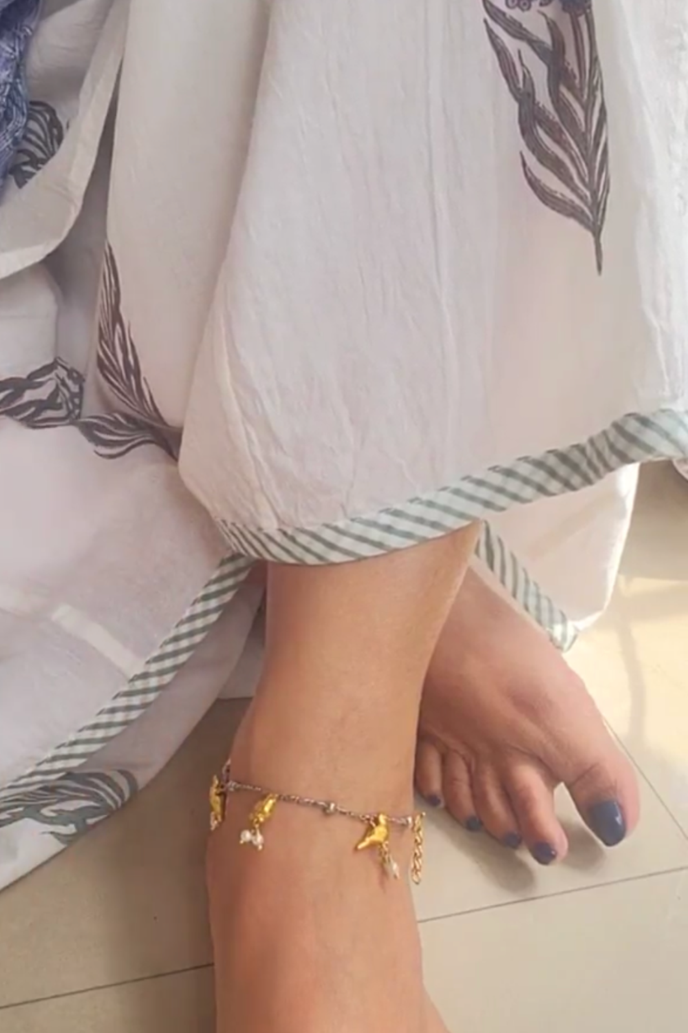 GOLD SILVER COLOR HUMMINGBIRD ANKLETS (PAIR)