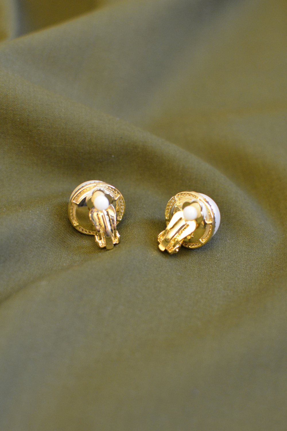 ROSE GOLD PEARL CLIP ON STUDS