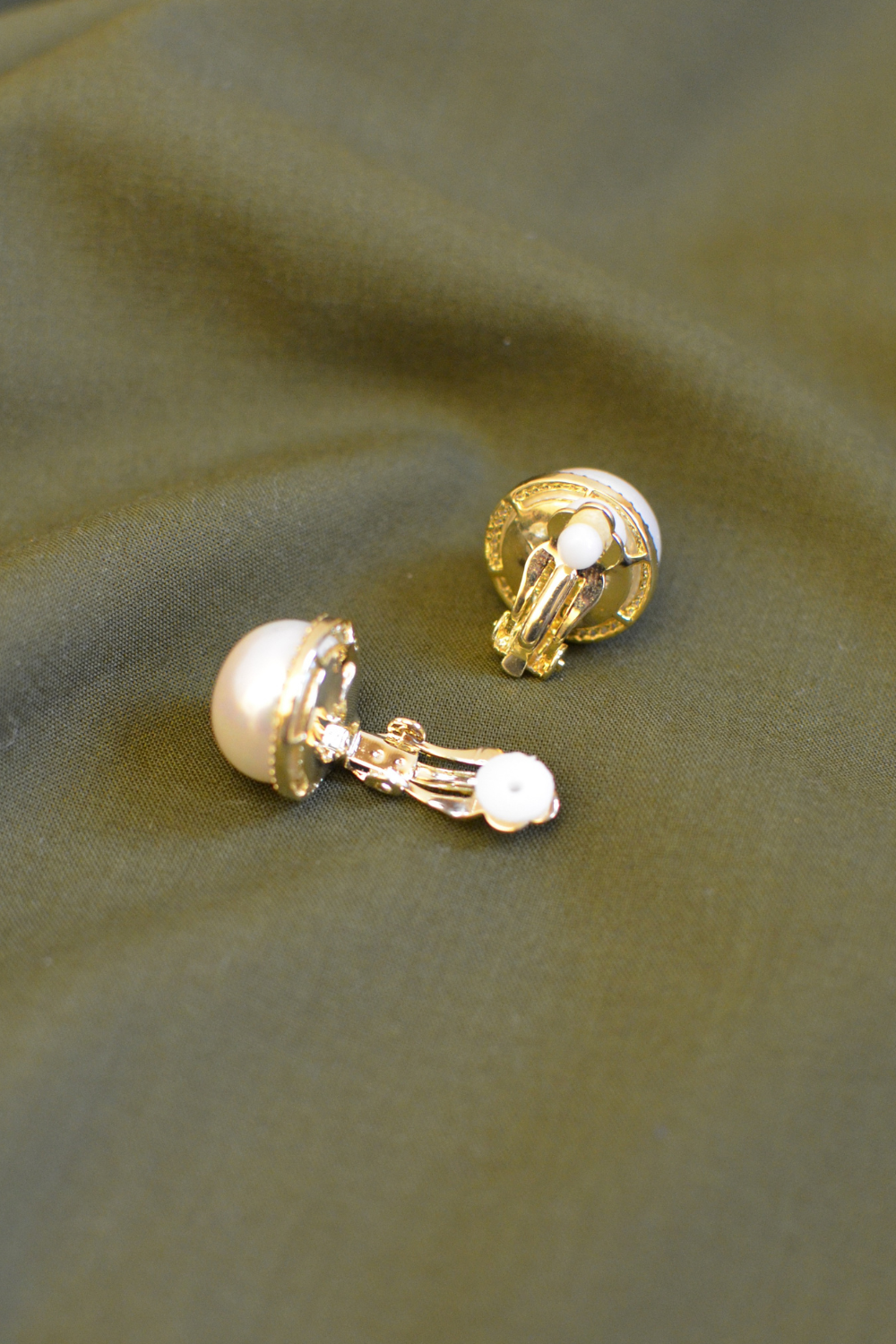 ROSE GOLD PEARL CLIP ON STUDS