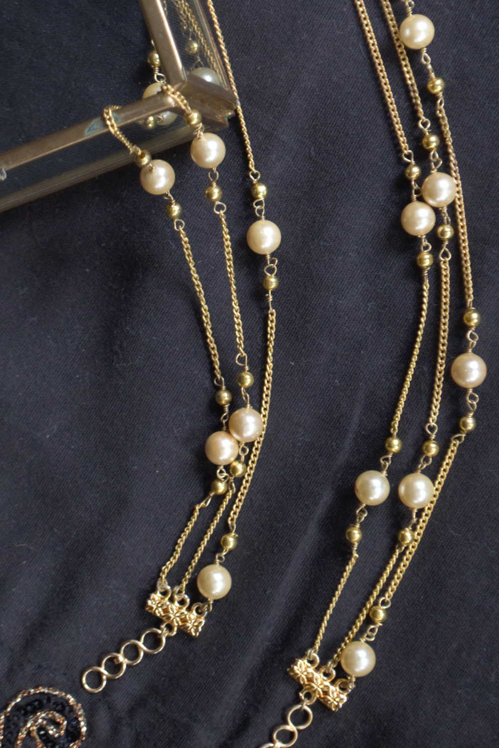 THREE-TIERED PEARL ANKLETS (PAIR)