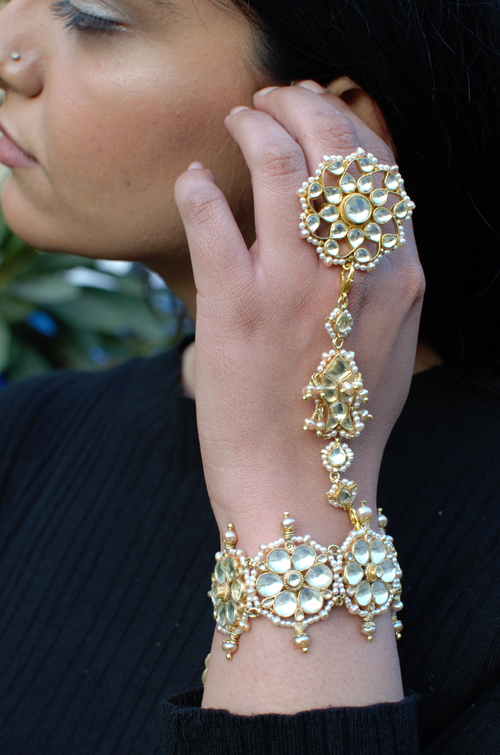 FLOWER DETACHABLE BRIDAL HATHPHOOL-CUM-BRACELET-CUM-RING PAIR