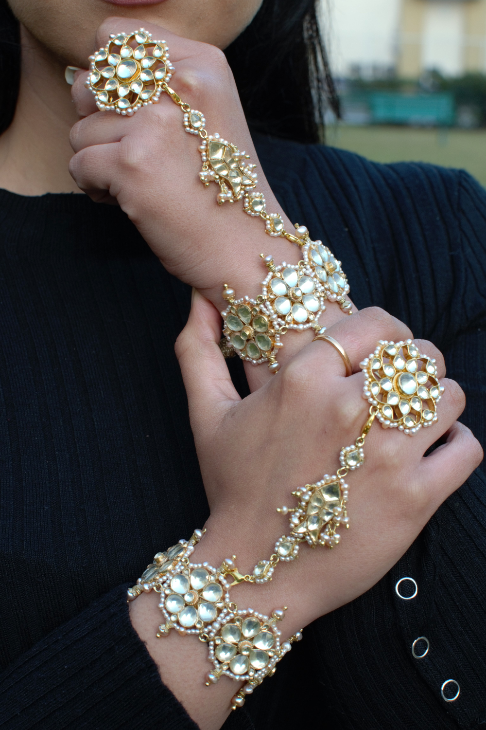 FLOWER DETACHABLE BRIDAL HATHPHOOL-CUM-BRACELET-CUM-RING PAIR