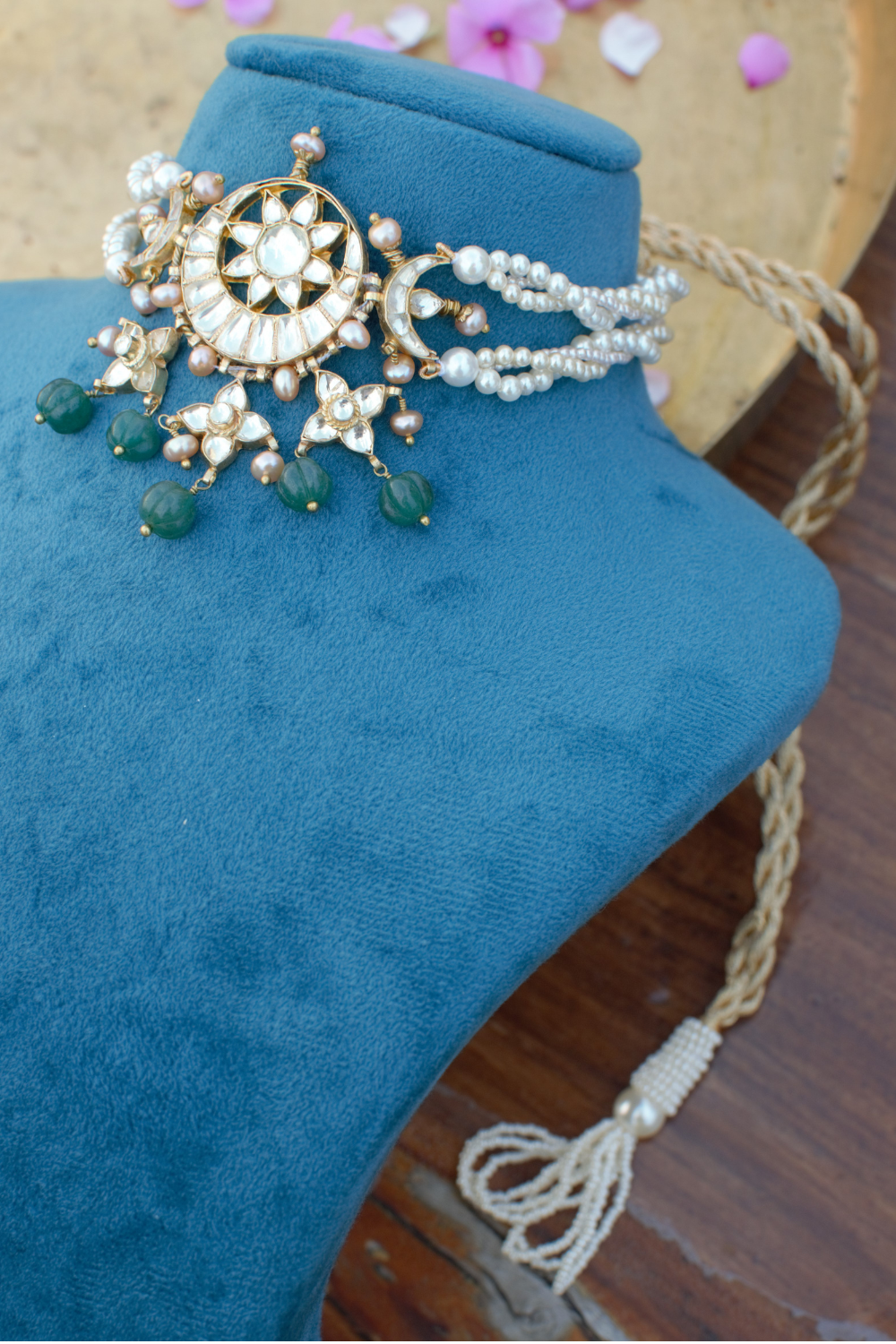CHANDRANI CHOKER & STUDS - EMERALD GREEN