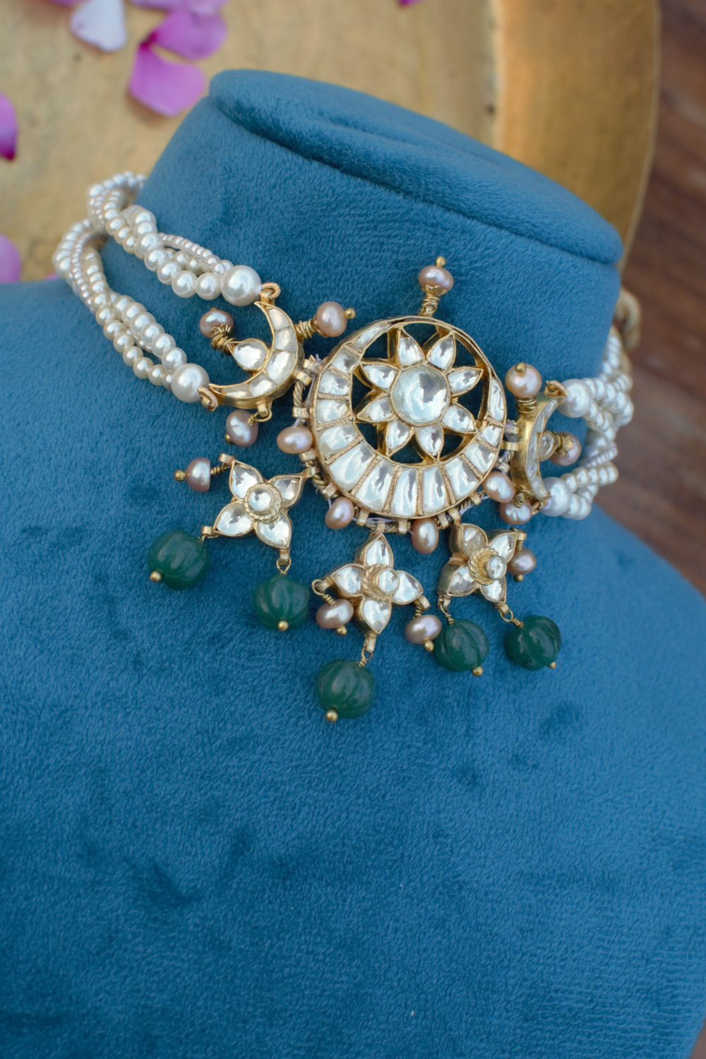 CHANDRANI CHOKER & STUDS - EMERALD GREEN