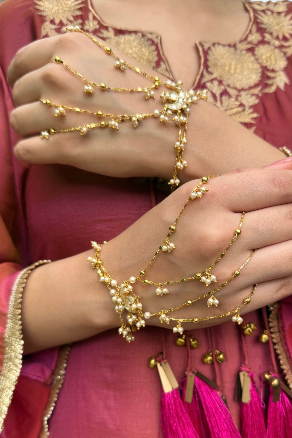 CHANDANI HATHPHOOL (PAIR)
