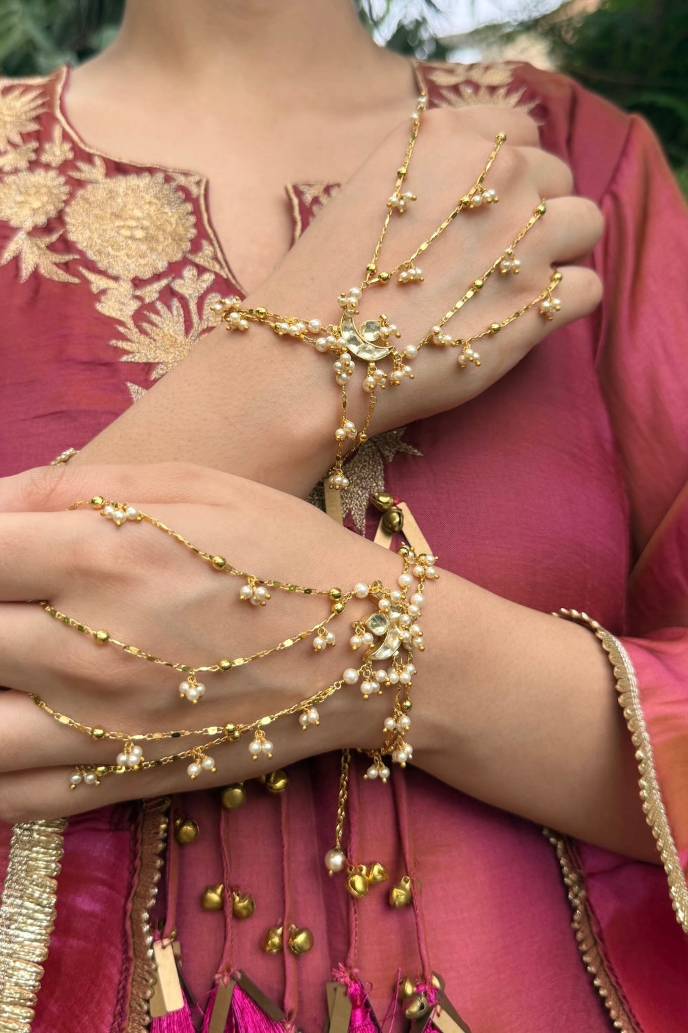 CHANDANI HATHPHOOL (PAIR)