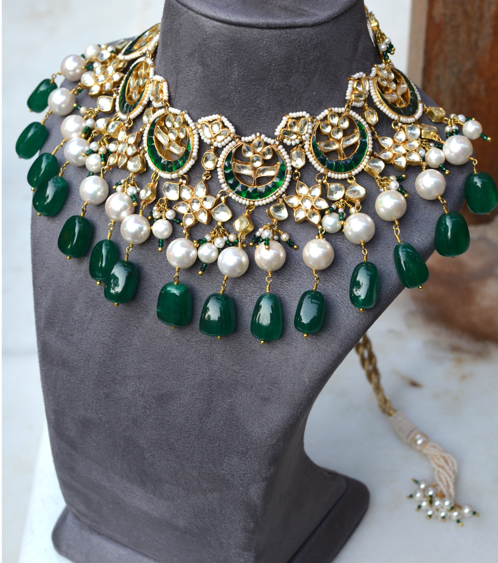 STATEMENT EMERALD BRIDAL CHOKER SET WITH STUDS