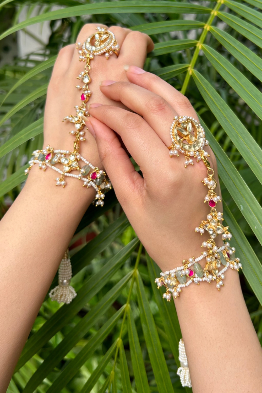 BRIDAL HATHPHOOL PAIR WITH DETACHABLE RINGS AND BRACELETS