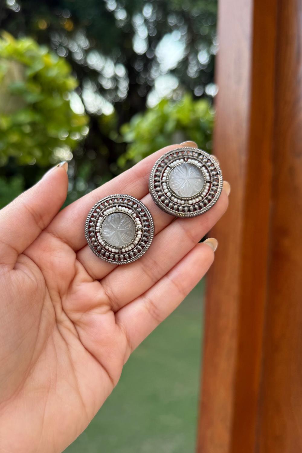 GREY OXIDISED STUDS