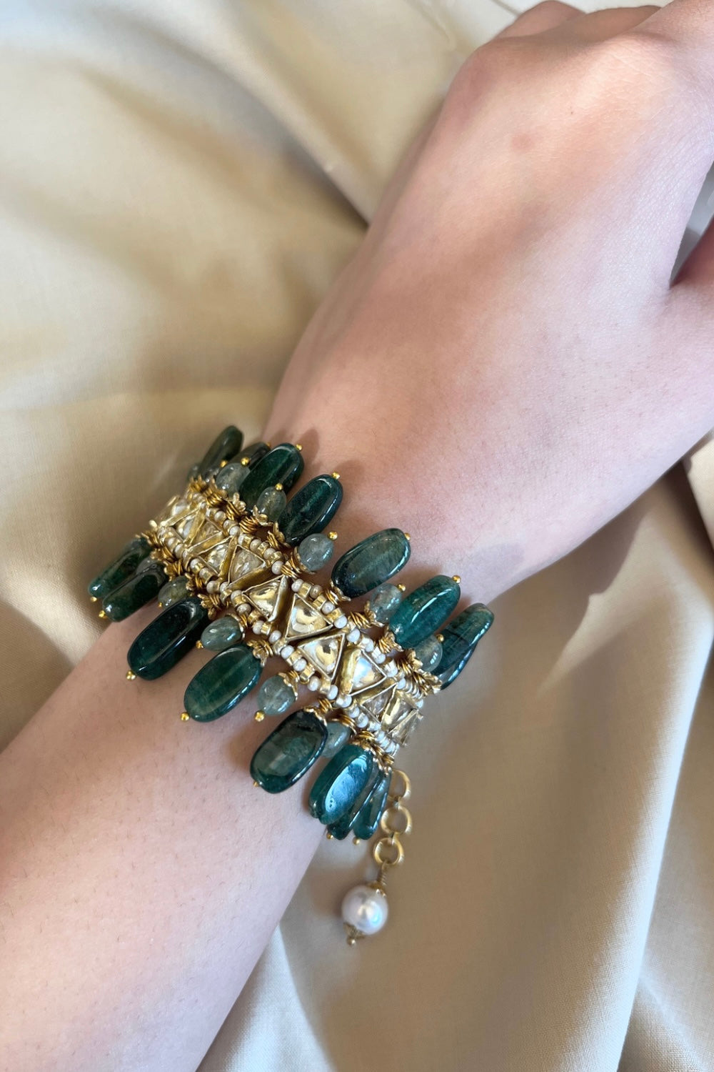 EMERALD GREEN ONYX ASYMMETRICAL BRACELET