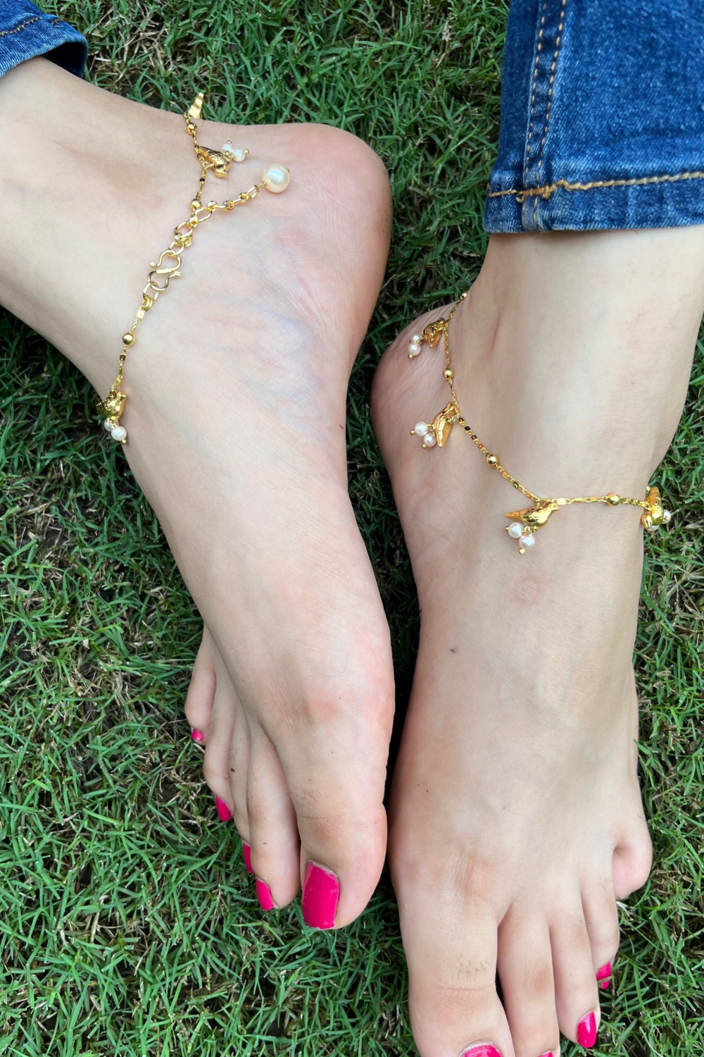 GOLD COLOUR HUMMINGBIRD ANKLETS (PAIR)