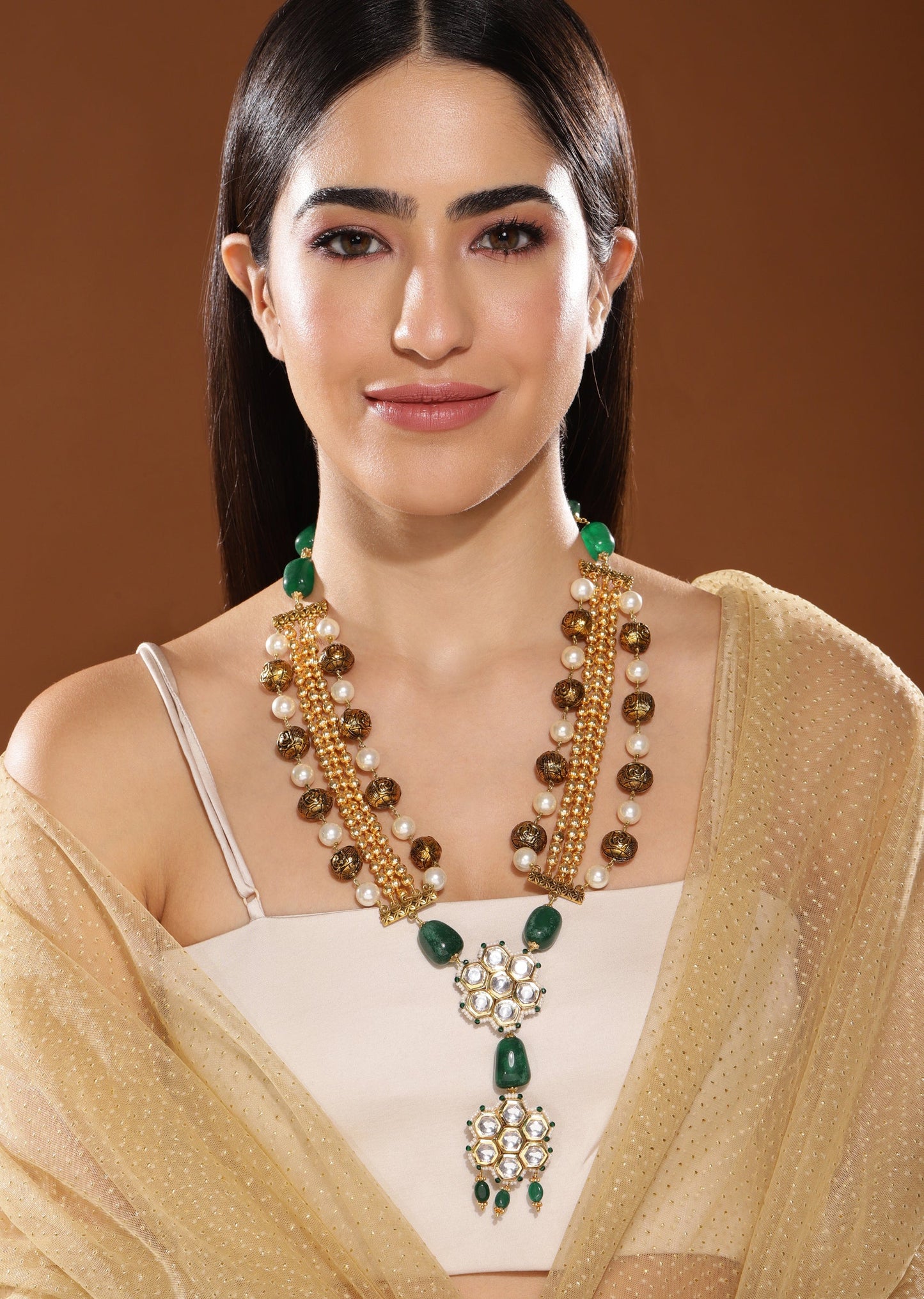 MEENAKSHI DUTT- ORNATE NECKLACE PHULKARI PENDANT SET - GREEN