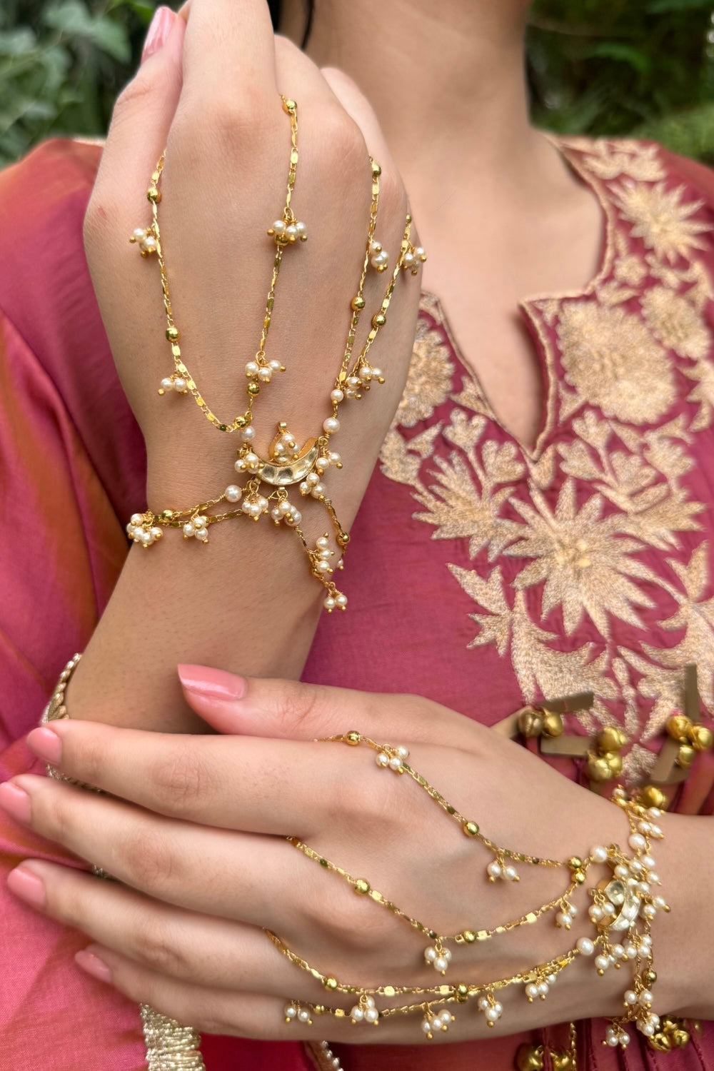 CHANDANI HATHPHOOL (PAIR)