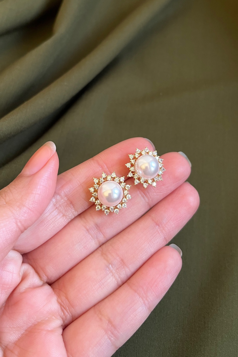 PEARL STAR STUDS