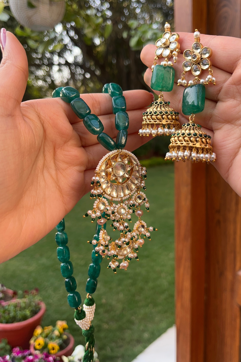 GREEN TUMBLE KUNDAN NECKLACE JHUMKIS SET