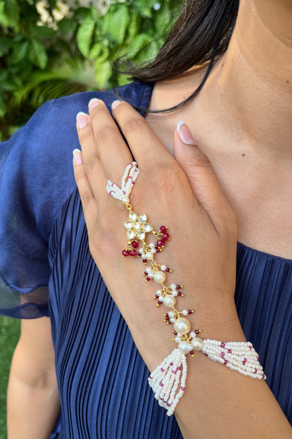 FLOWER KUNDAN MAROON HATHPHOOL