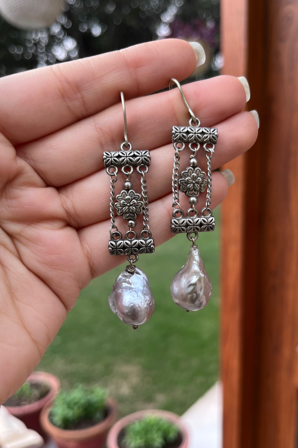 GREY BAROQUE EARRINGS