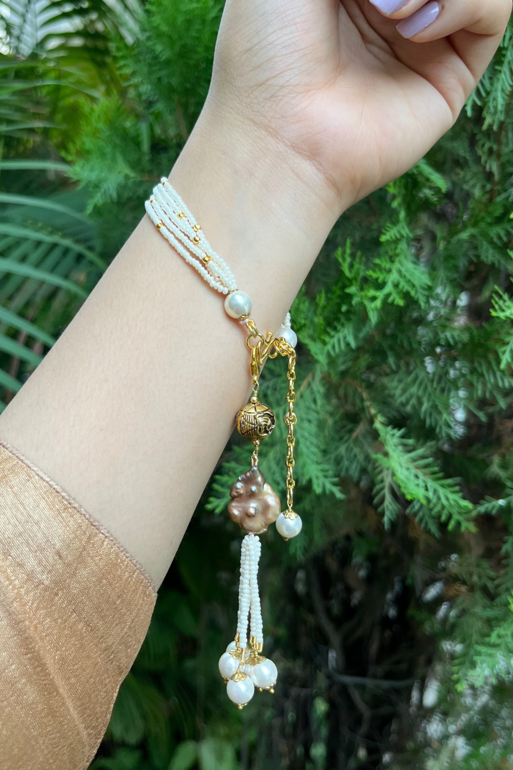 CRESCENT POLKI DETACHABLE TASSEL BRACELET