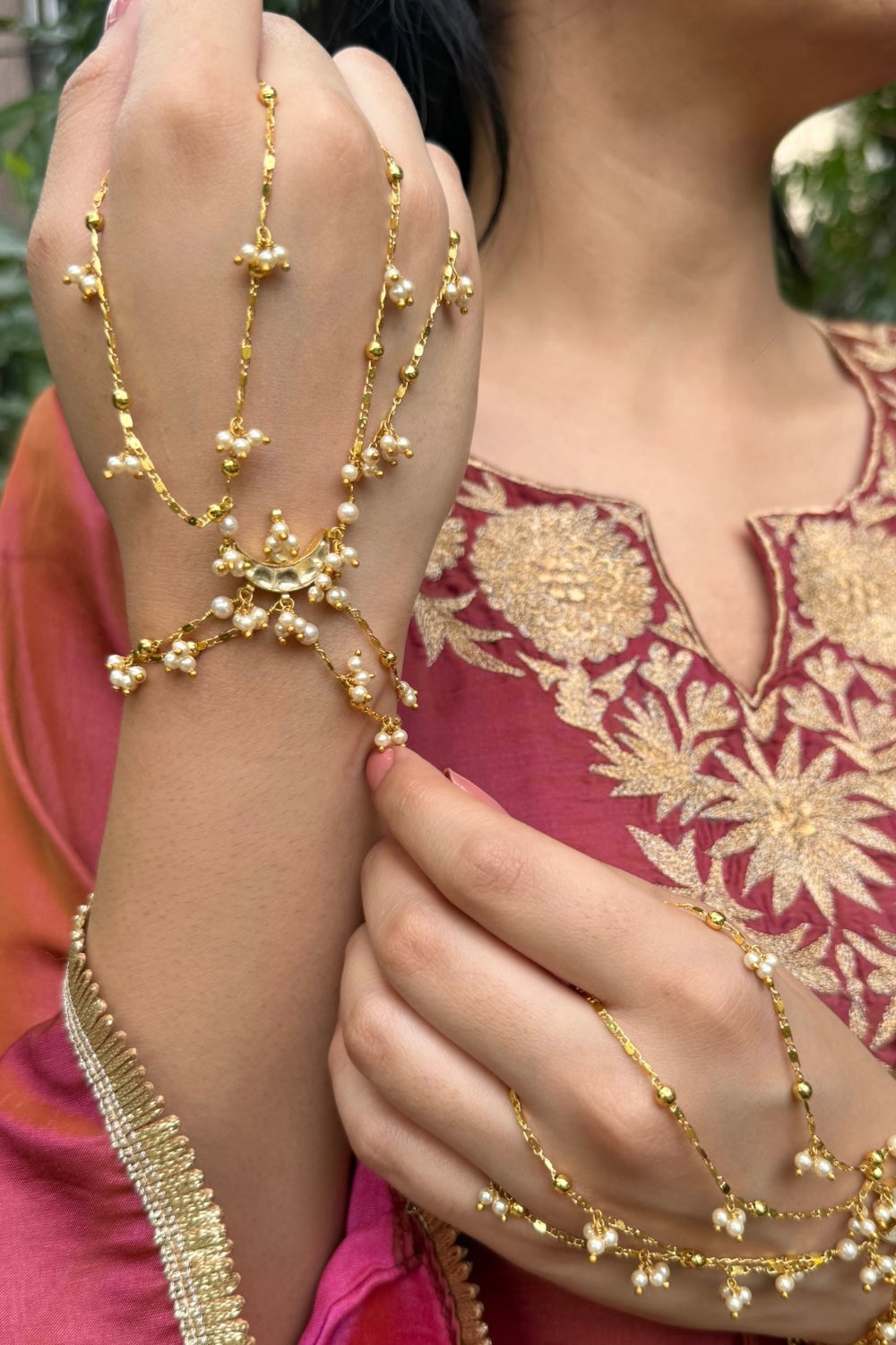 CHANDANI HATHPHOOL (PAIR)