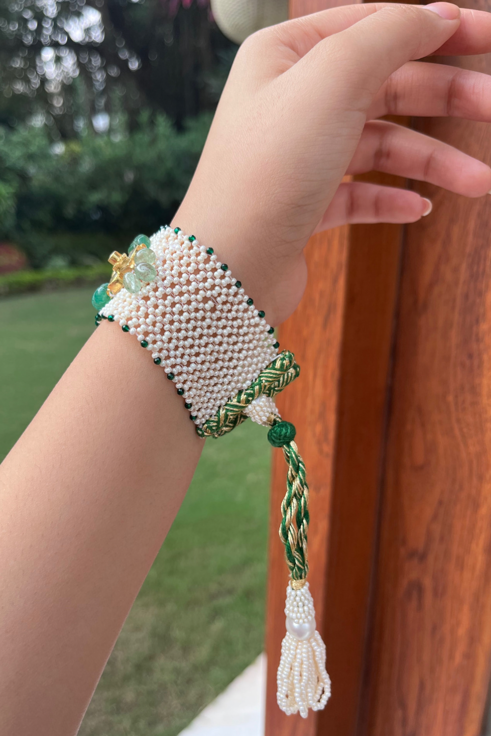 GREEN CHEED JAALI PONCHI BRACELET