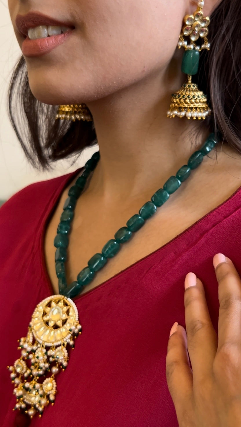 GREEN TUMBLE KUNDAN NECKLACE JHUMKIS SET