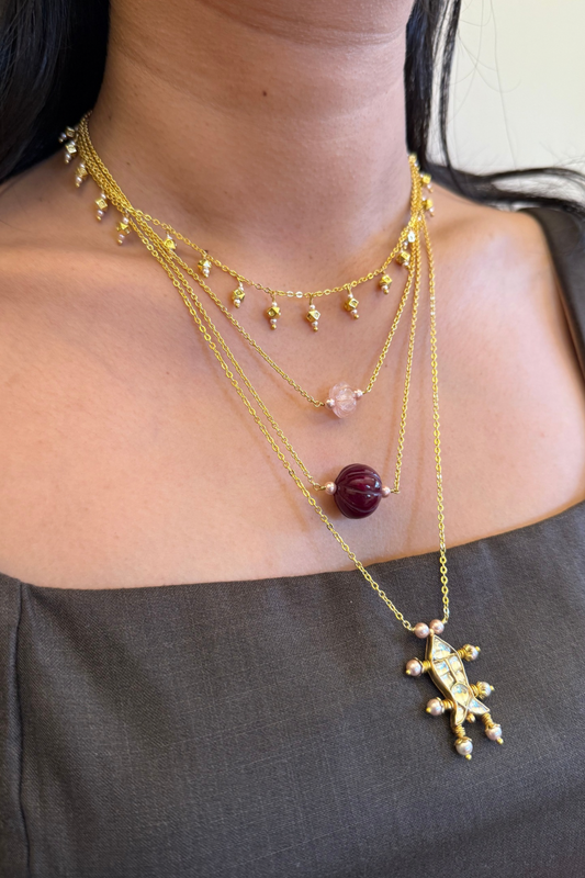 MULTI-STYLE FISH AND MELON BEADS SPINDLE NECKLACE SET- MAROON & PINK