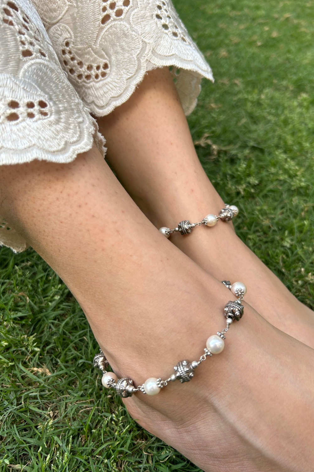 CARVED BEADS PEARL ANKLETS (PAIR)