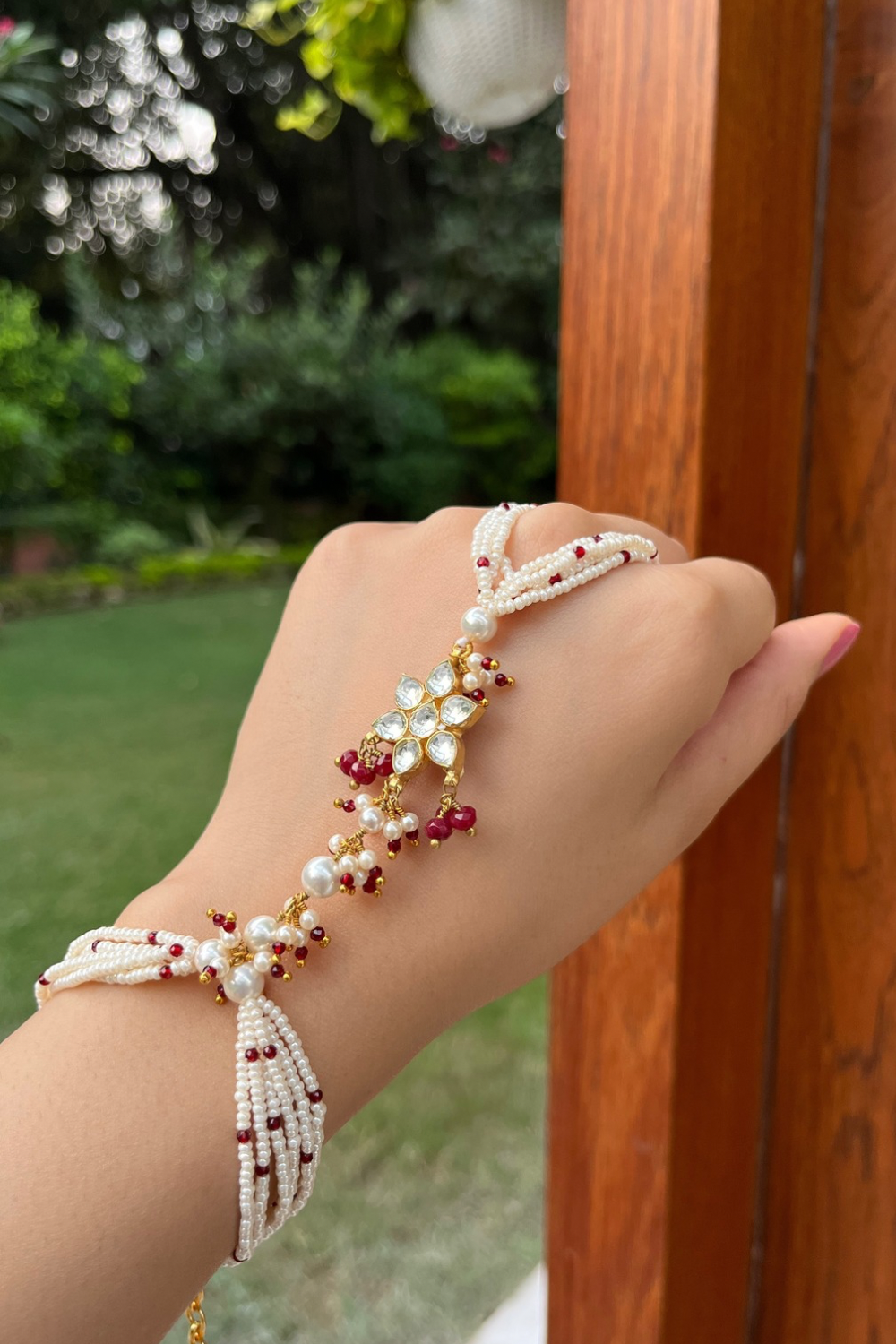 FLOWER KUNDAN MAROON HATHPHOOL