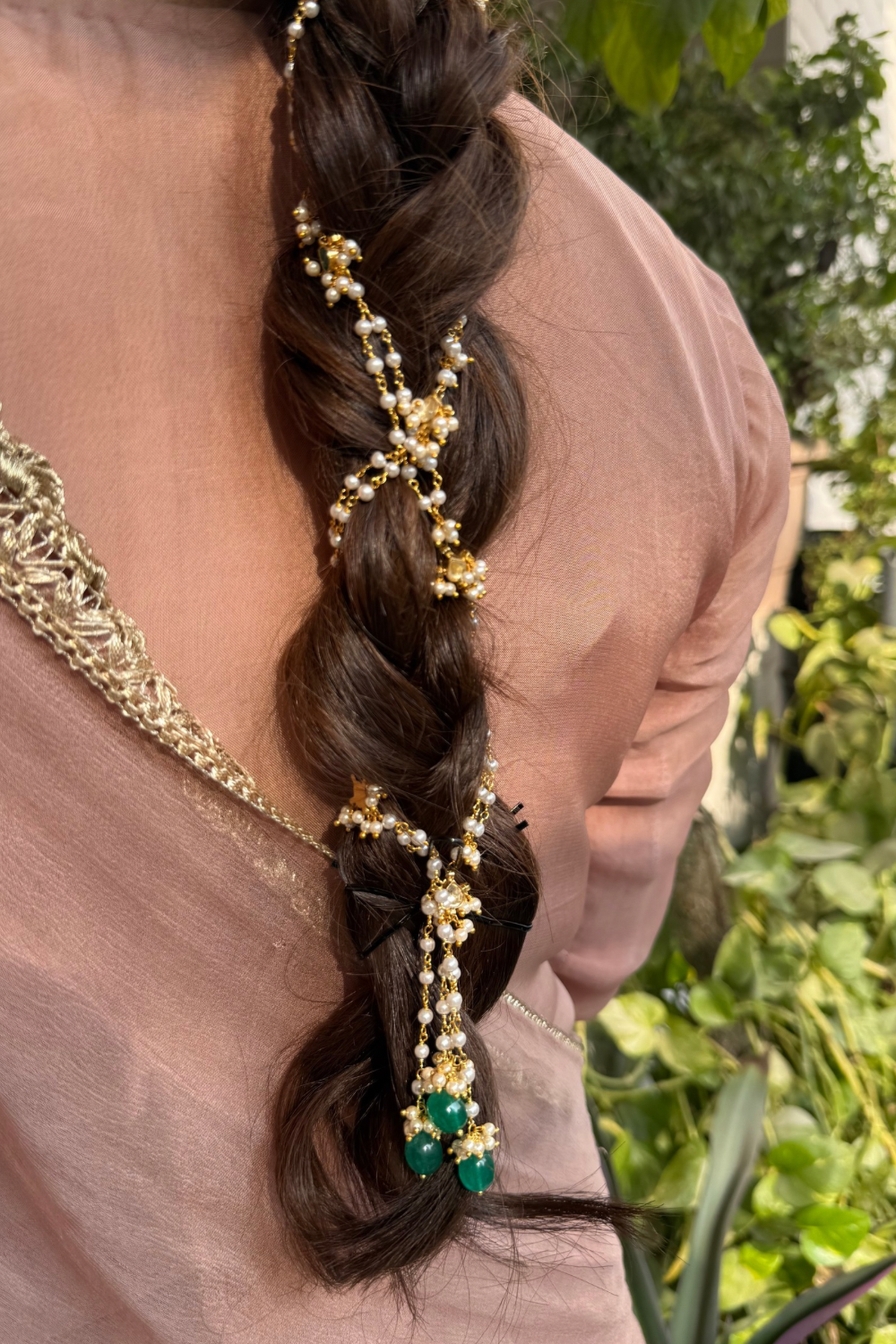 POLKI MOTI HAIR CHAIN- GREEN & WHITE