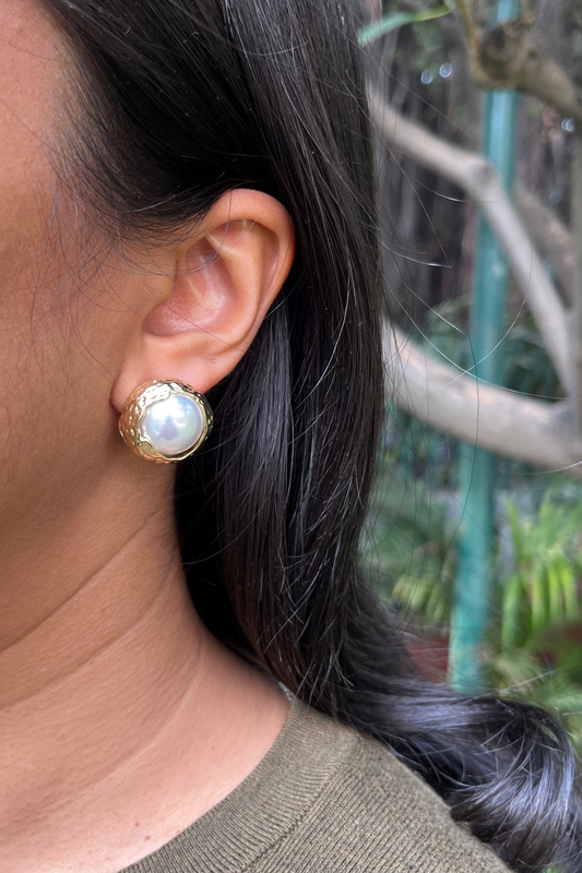 TEXTURED PEARL STUDS