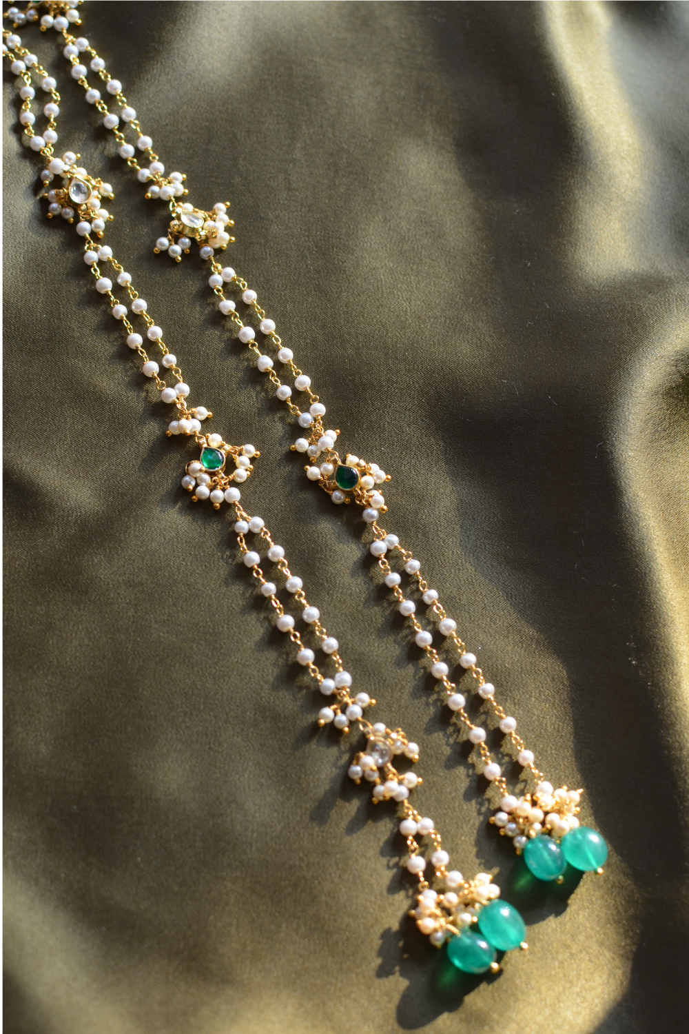 POLKI MOTI HAIR CHAIN- GREEN & WHITE