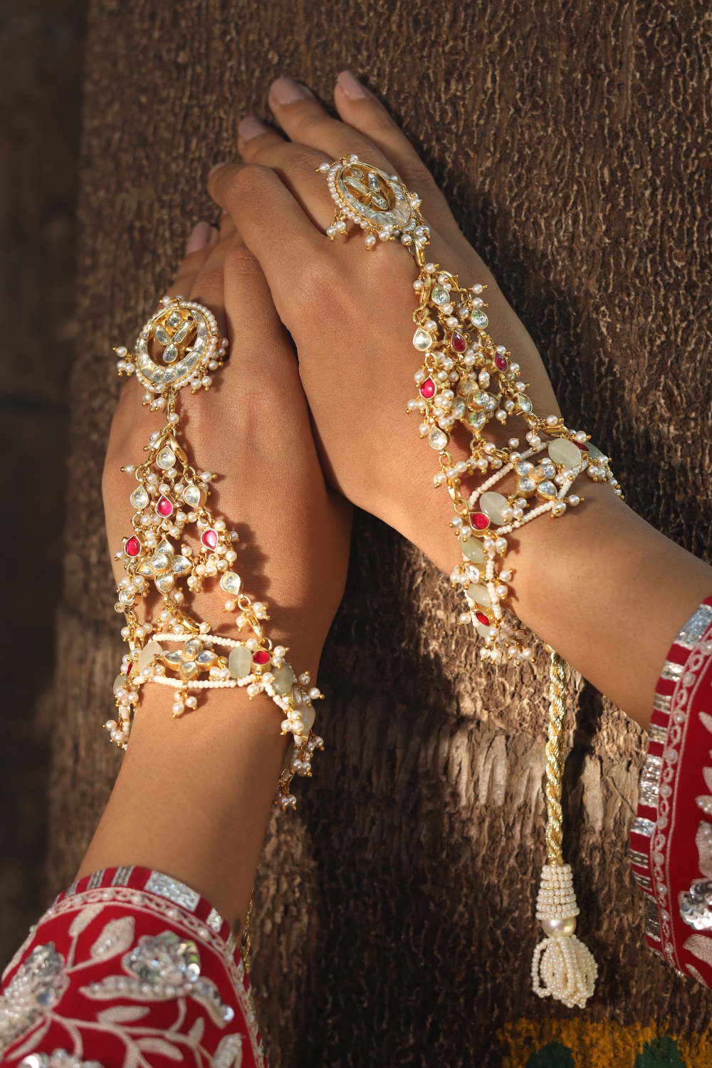 BRIDAL HATHPHOOL PAIR WITH DETACHABLE RINGS AND BRACELETS