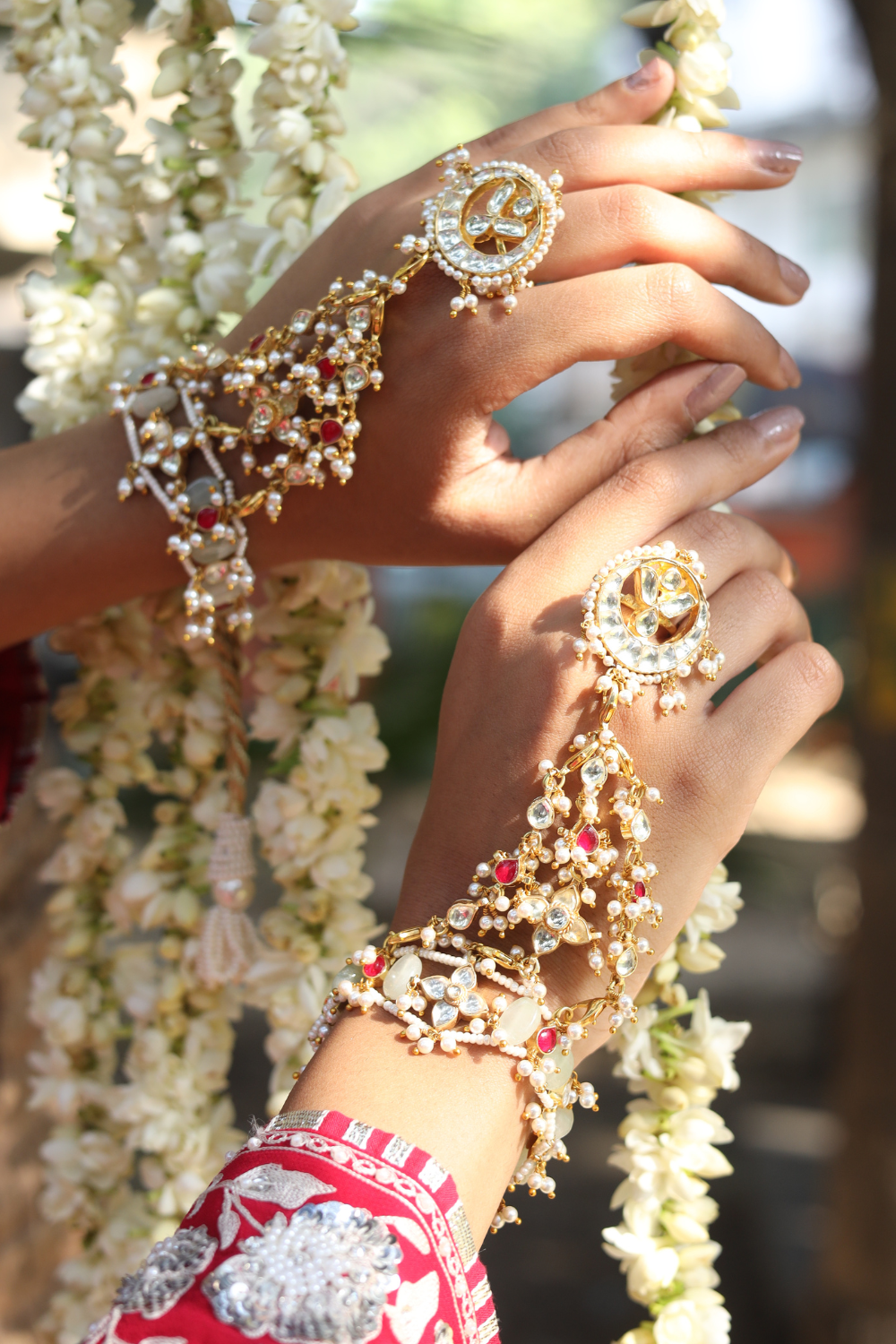 BRIDAL HATHPHOOL PAIR WITH DETACHABLE RINGS AND BRACELETS