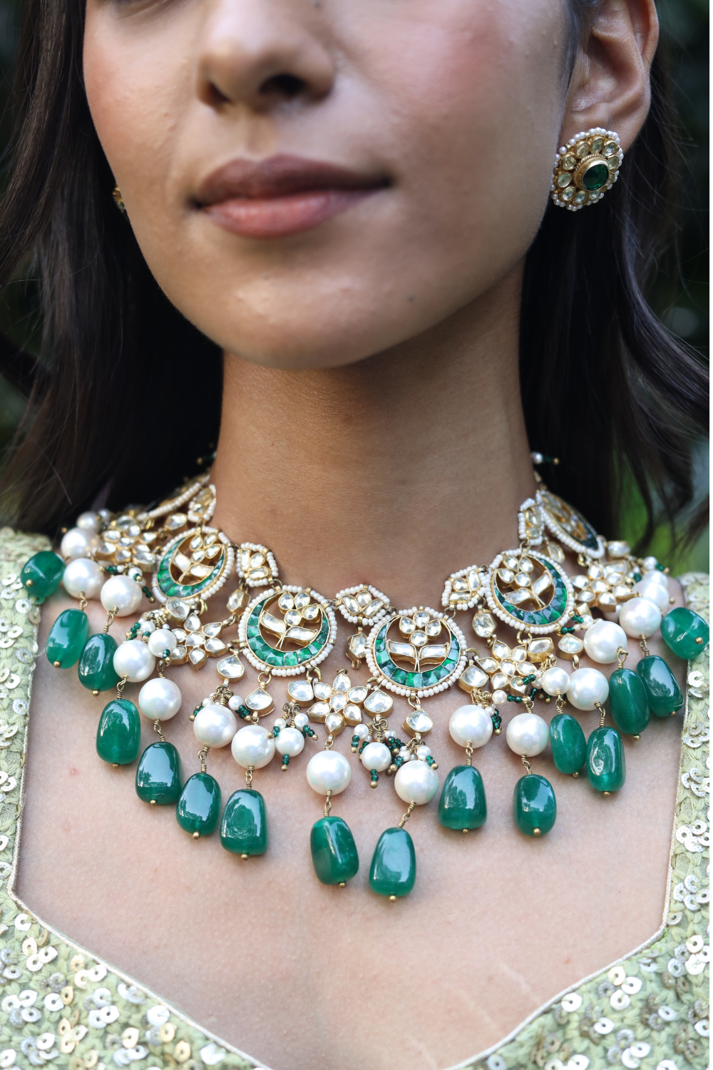 STATEMENT EMERALD BRIDAL CHOKER SET WITH STUDS AND A PASSA