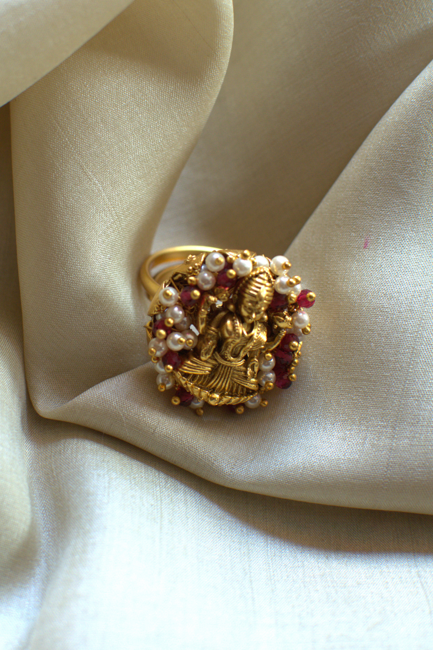 GODDESS RING- PEARL & RED