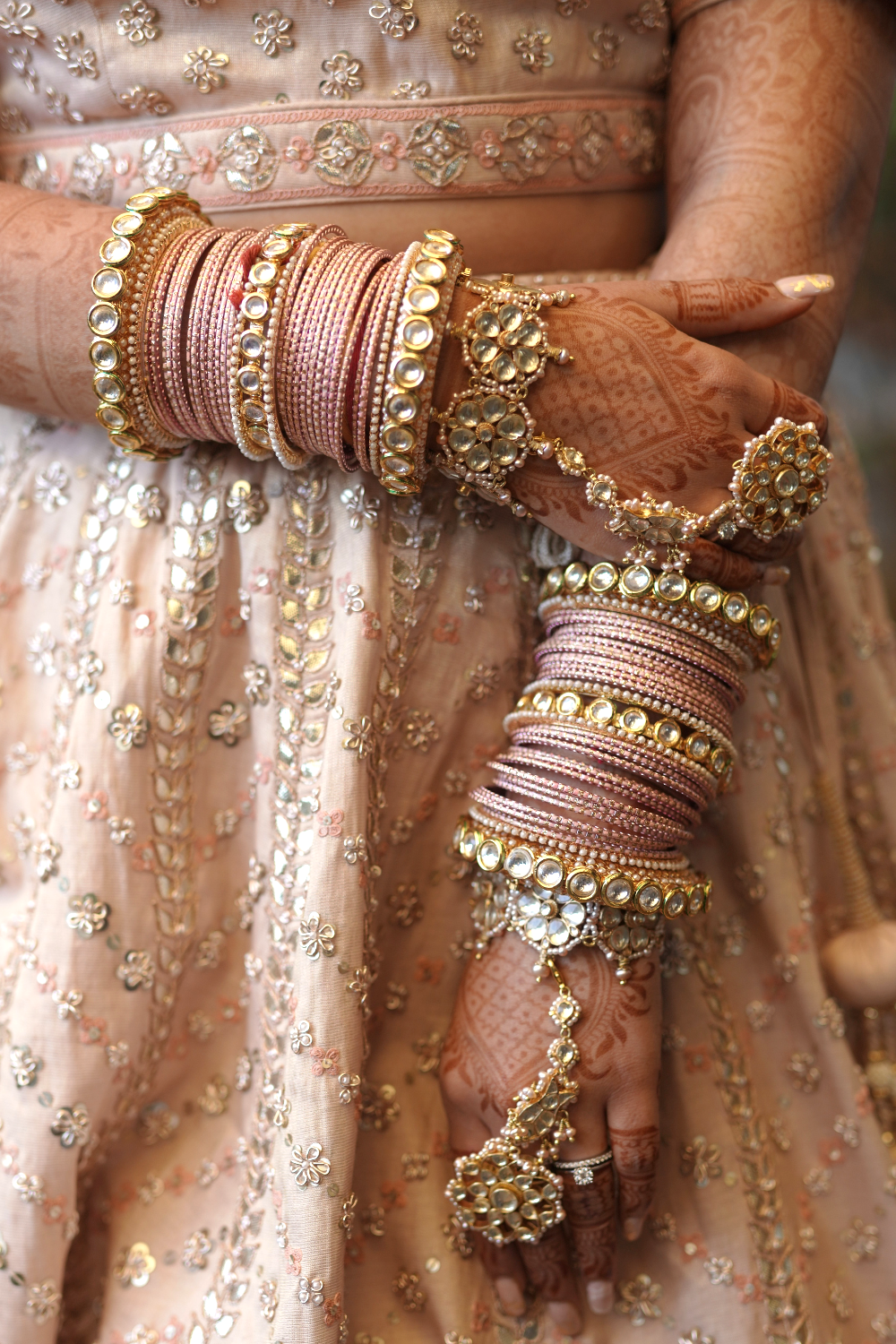 FLOWER DETACHABLE BRIDAL HATHPHOOL-CUM-BRACELET-CUM-RING PAIR